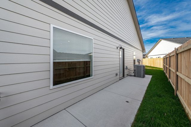 479 E Harper St, Valley Center, KS 67147