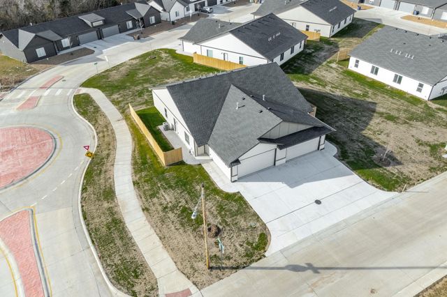 479 E Harper St, Valley Center, KS 67147