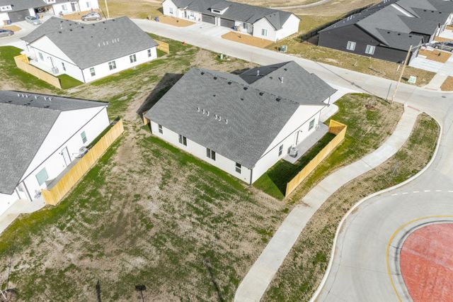 479 E Harper St, Valley Center, KS 67147