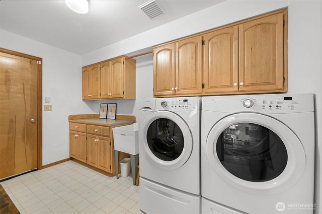 2488 Autumnwood Court, Bellingham, WA 98229