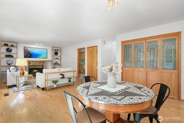 2488 Autumnwood Court, Bellingham, WA 98229