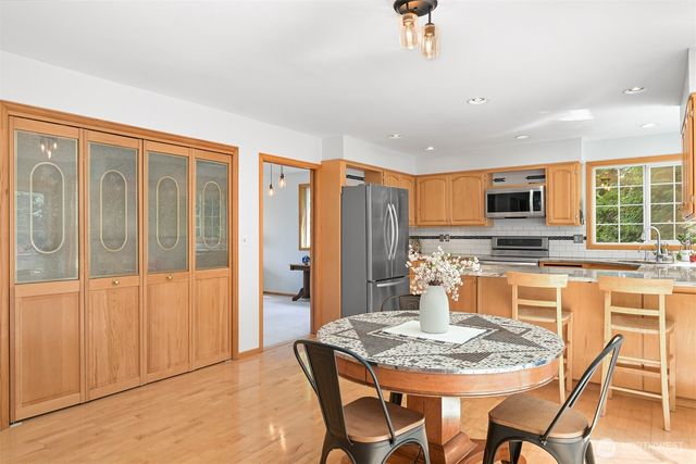2488 Autumnwood Court, Bellingham, WA 98229
