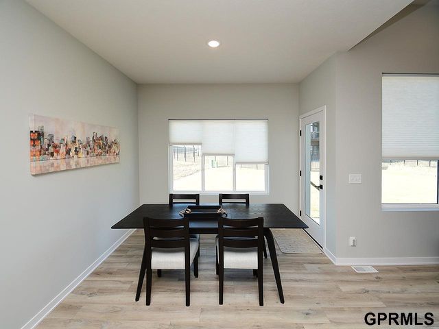 20511 Hartman Avenue, Elkhorn, NE 68022