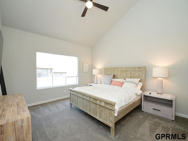 20511 Hartman Avenue, Elkhorn, NE 68022