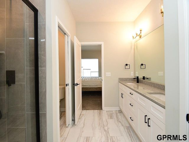 20511 Hartman Avenue, Elkhorn, NE 68022