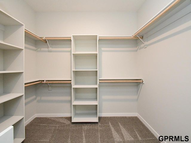 20511 Hartman Avenue, Elkhorn, NE 68022