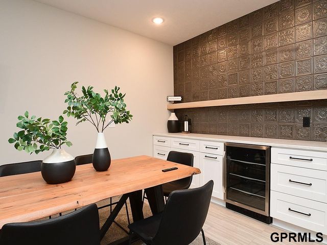 20511 Hartman Avenue, Elkhorn, NE 68022