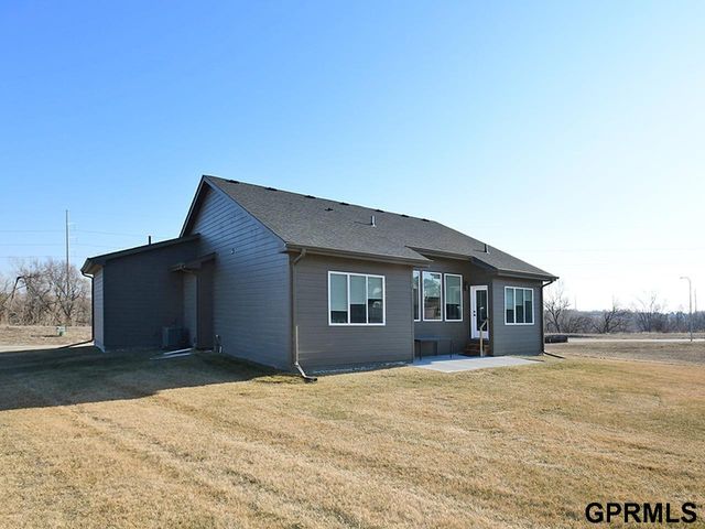 20511 Hartman Avenue, Elkhorn, NE 68022