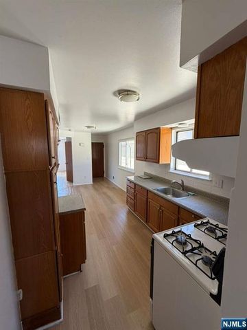 330 Taft Place, Harrison, NJ 07029