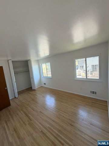 330 Taft Place, Harrison, NJ 07029