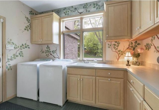 8217 W 93rd Street Circle, Bloomington, MN 55438