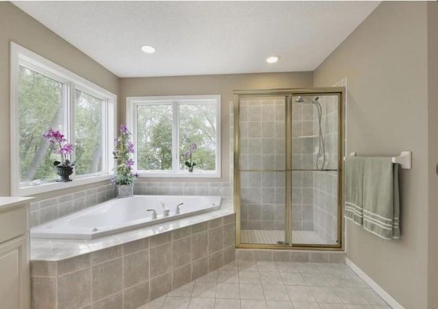 8217 W 93rd Street Circle, Bloomington, MN 55438