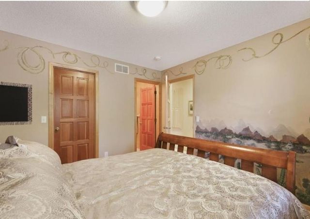 8217 W 93rd Street Circle, Bloomington, MN 55438