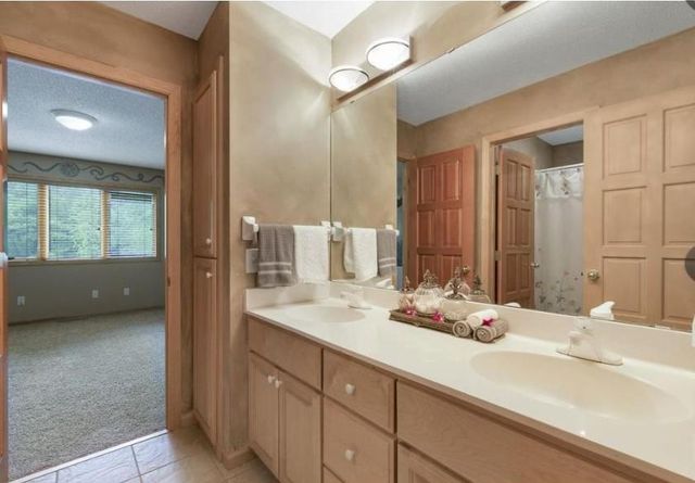 8217 W 93rd Street Circle, Bloomington, MN 55438