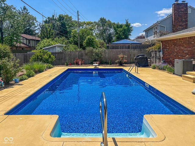 3345 30th Street, Columbus, IN 47203