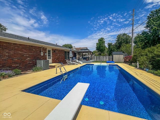 3345 30th Street, Columbus, IN 47203