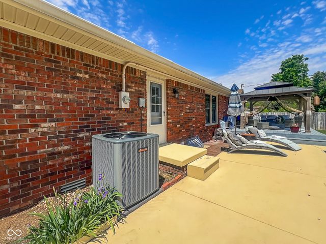 3345 30th Street, Columbus, IN 47203
