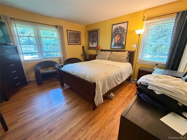 17 Mallory Road, Spring Valley, NY 10977