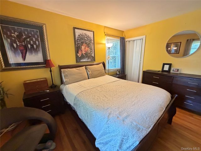 17 Mallory Road, Spring Valley, NY 10977