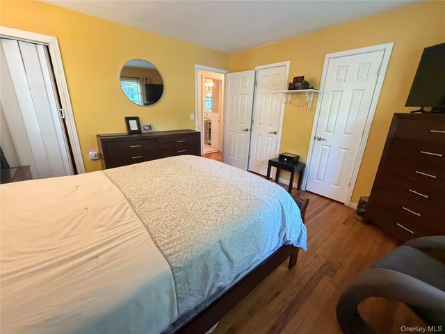 17 Mallory Road, Spring Valley, NY 10977