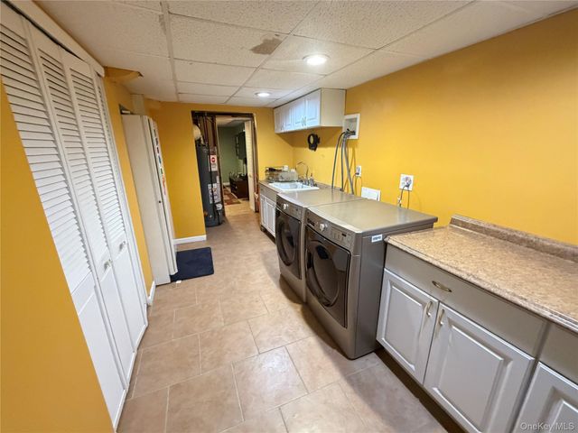 17 Mallory Road, Spring Valley, NY 10977
