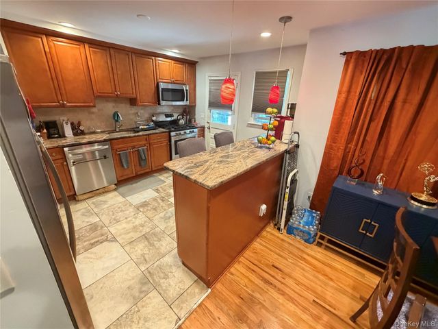 17 Mallory Road, Spring Valley, NY 10977