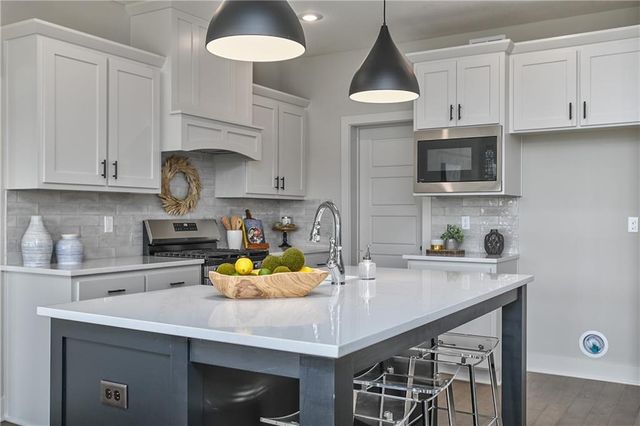 23903 Clear Creek Parkway, Shawnee, KS 66226