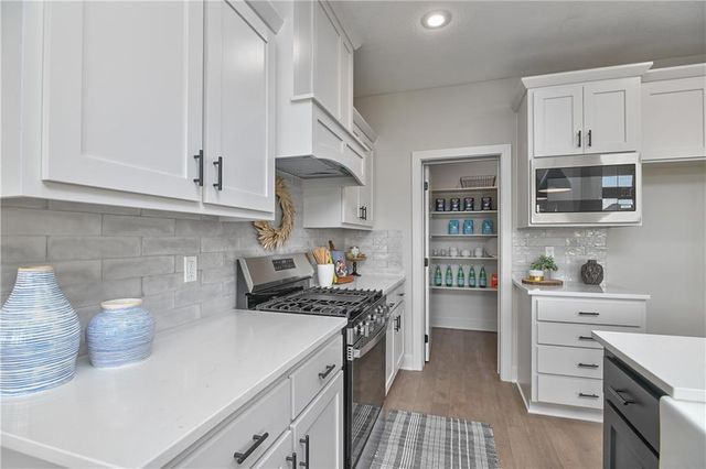 23903 Clear Creek Parkway, Shawnee, KS 66226