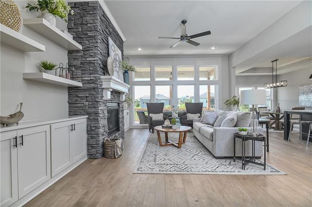 23903 Clear Creek Parkway, Shawnee, KS 66226