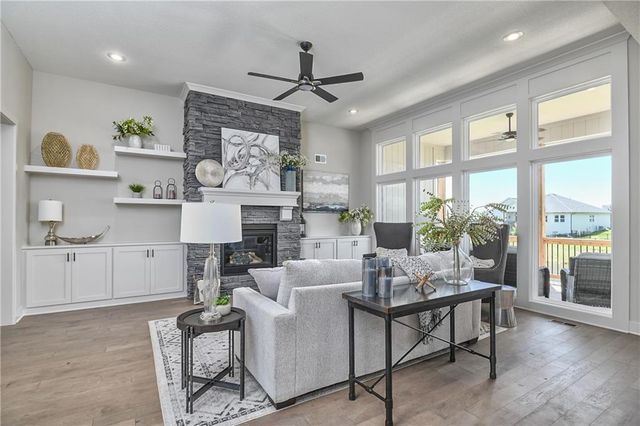 23903 Clear Creek Parkway, Shawnee, KS 66226