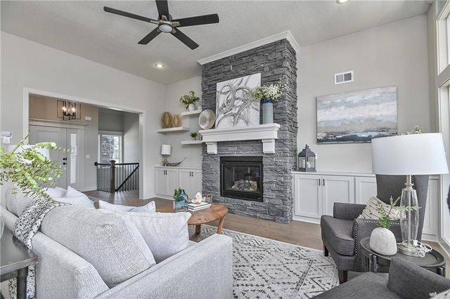 23903 Clear Creek Parkway, Shawnee, KS 66226