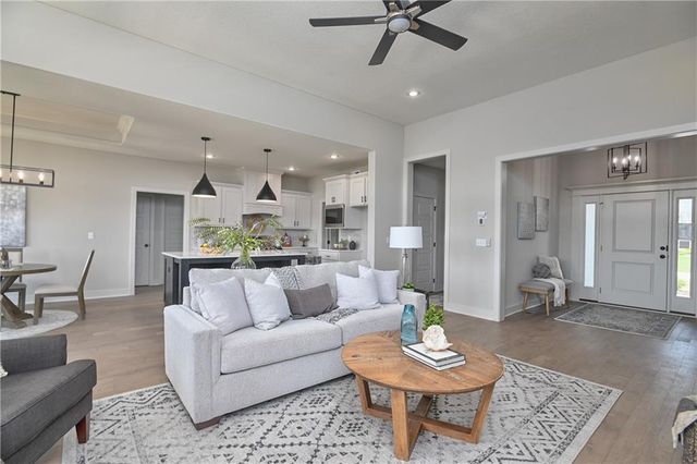 23903 Clear Creek Parkway, Shawnee, KS 66226