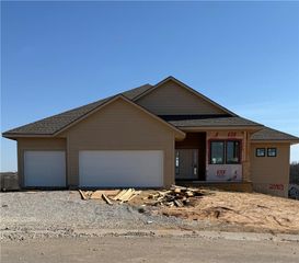 23903 Clear Creek Parkway, Shawnee, KS 66226