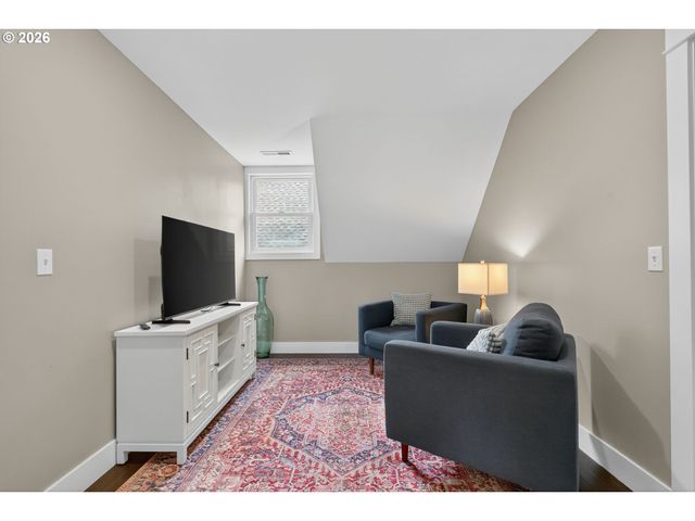 522 Ne MORRIS St, Portland, OR 97212