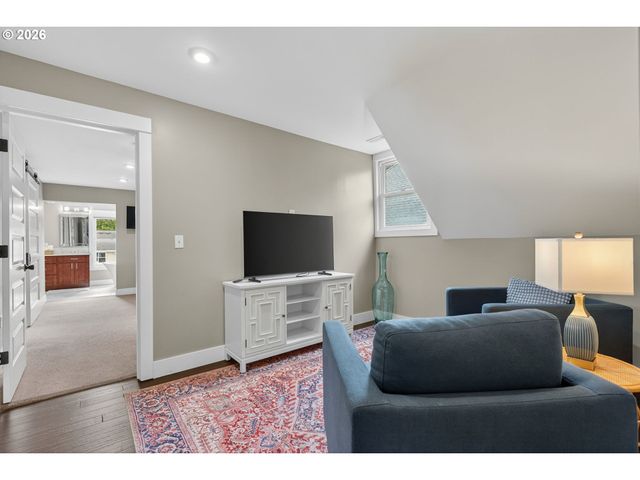 522 Ne MORRIS St, Portland, OR 97212