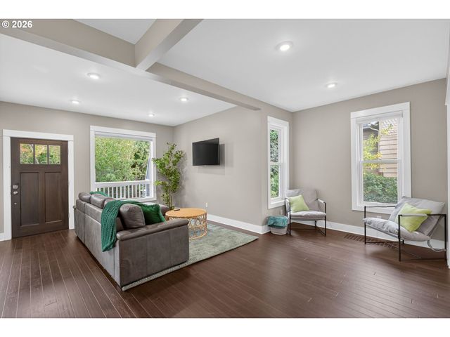 522 Ne MORRIS St, Portland, OR 97212