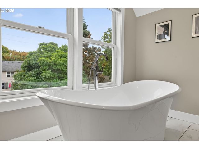 522 Ne MORRIS St, Portland, OR 97212