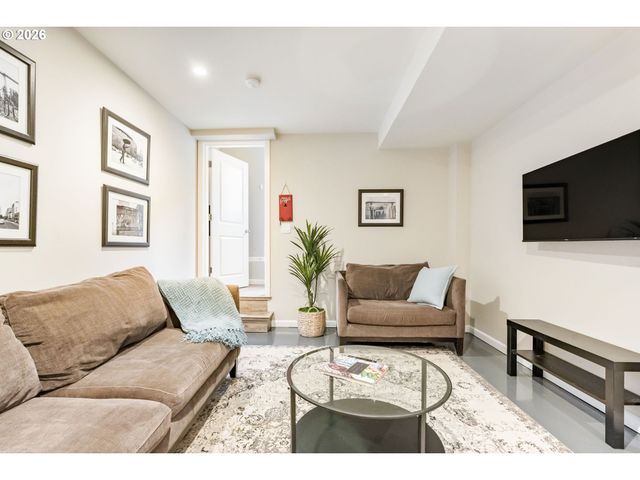 522 Ne MORRIS St, Portland, OR 97212