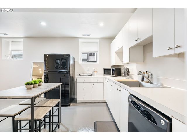 522 Ne MORRIS St, Portland, OR 97212