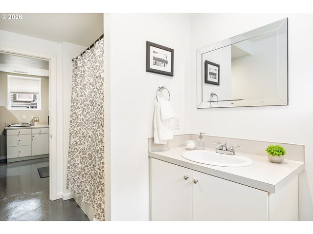 522 Ne MORRIS St, Portland, OR 97212