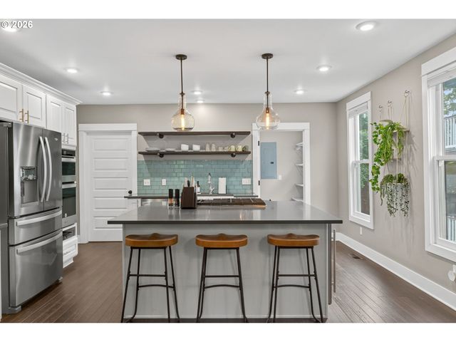 522 Ne MORRIS St, Portland, OR 97212