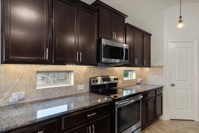 1017 Arvada DR, Leander, TX 78641
