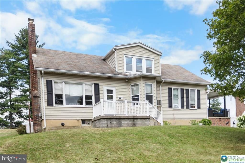1740 E ELK AVE, Pottsville, PA 17901