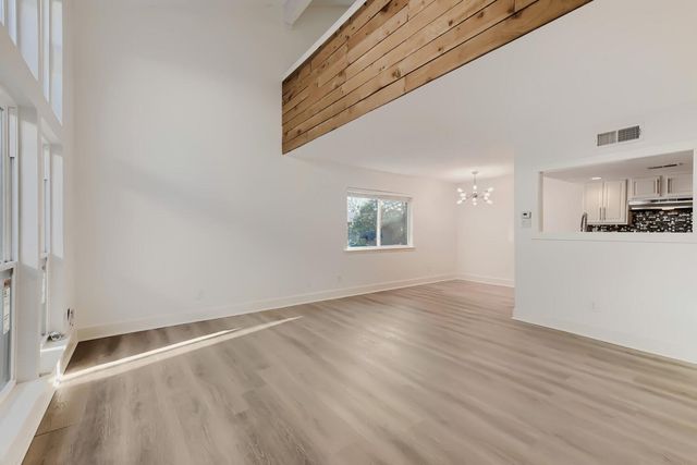 2124 Burton DR 174, Austin, TX 78741
