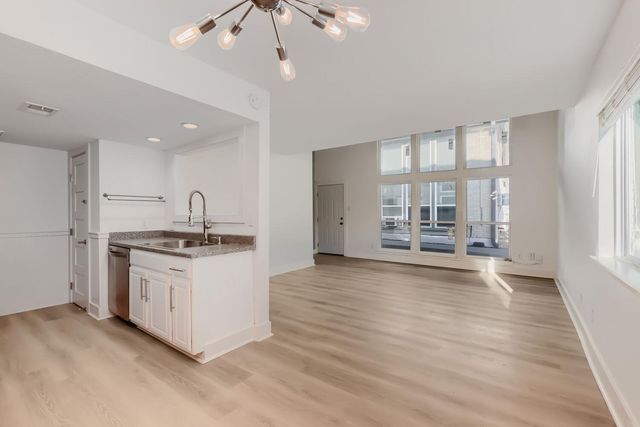 2124 Burton DR 174, Austin, TX 78741