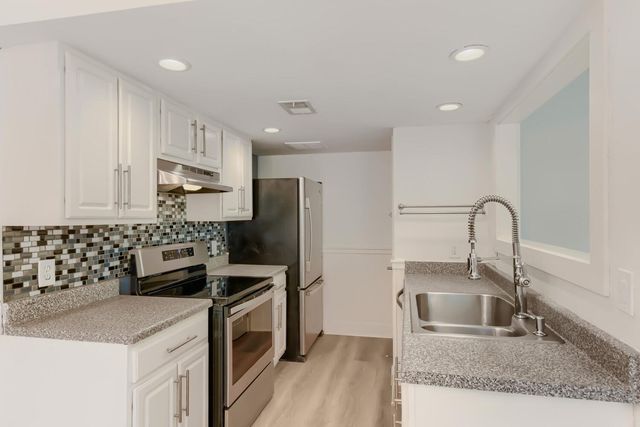 2124 Burton DR 174, Austin, TX 78741