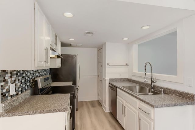 2124 Burton DR 174, Austin, TX 78741