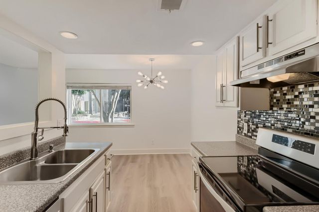 2124 Burton DR 174, Austin, TX 78741