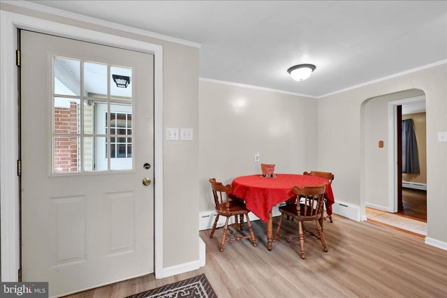 106 E SECOND AVE, Lititz, PA 17543