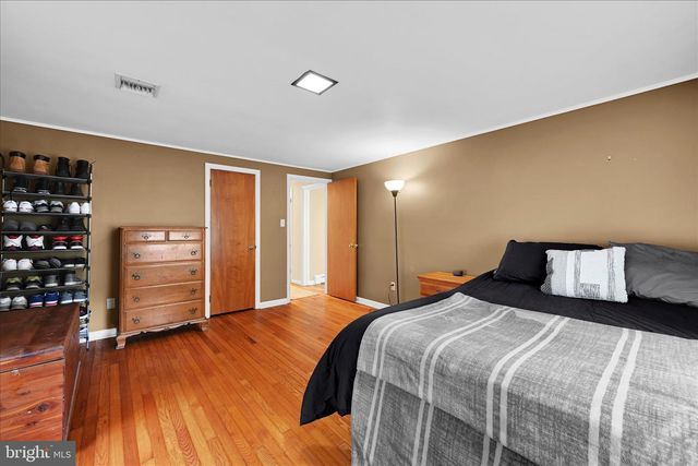 106 E SECOND AVE, Lititz, PA 17543